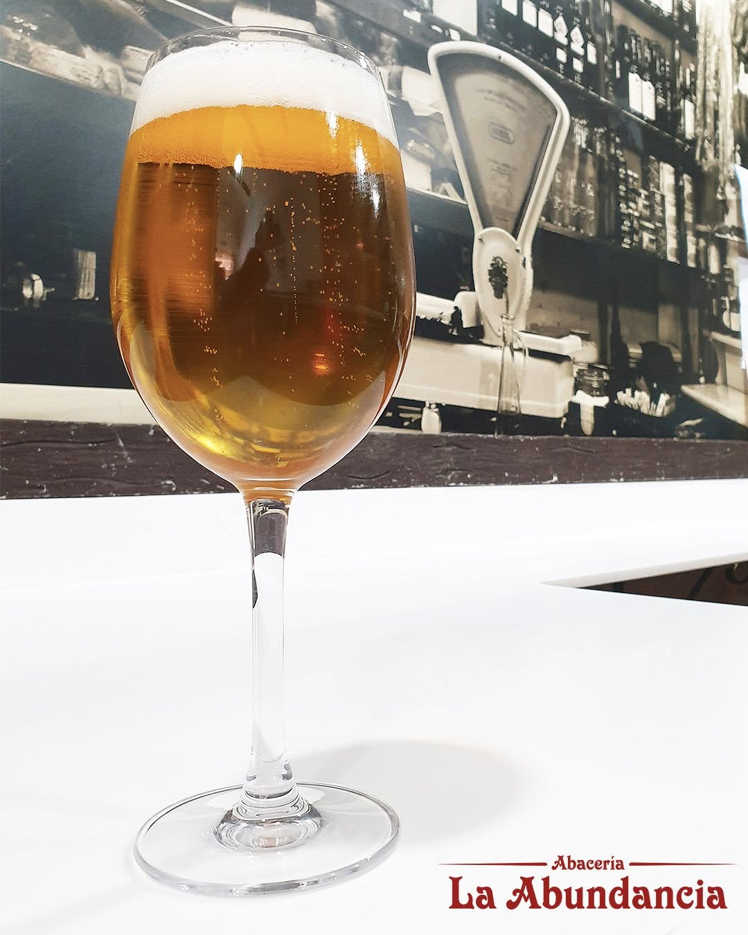 Cerveza servida en Abacería La Abundancia